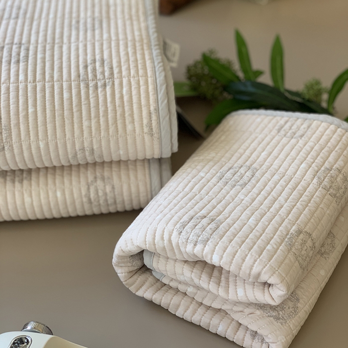 91家纺网 家纺一手货源 找家纺 汇庭 2025新款全棉床盖三件套-实拍 雪宝庄园