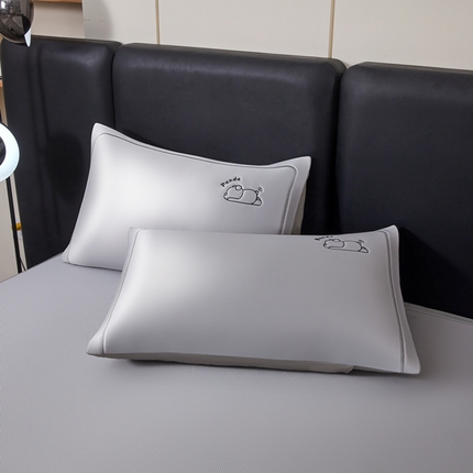 全季家居 2025新款全季家居A类碳光萌趣熊猫刺绣枕套 银灰