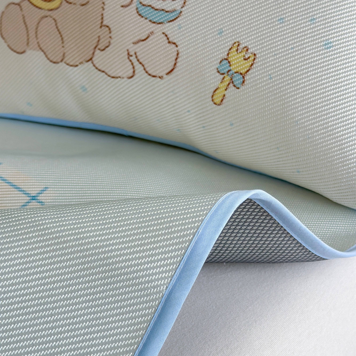 91家纺网 家纺一手货源 找家纺 美乐迪家纺 2025新款数码印花养生冰藤凉席 里约小熊