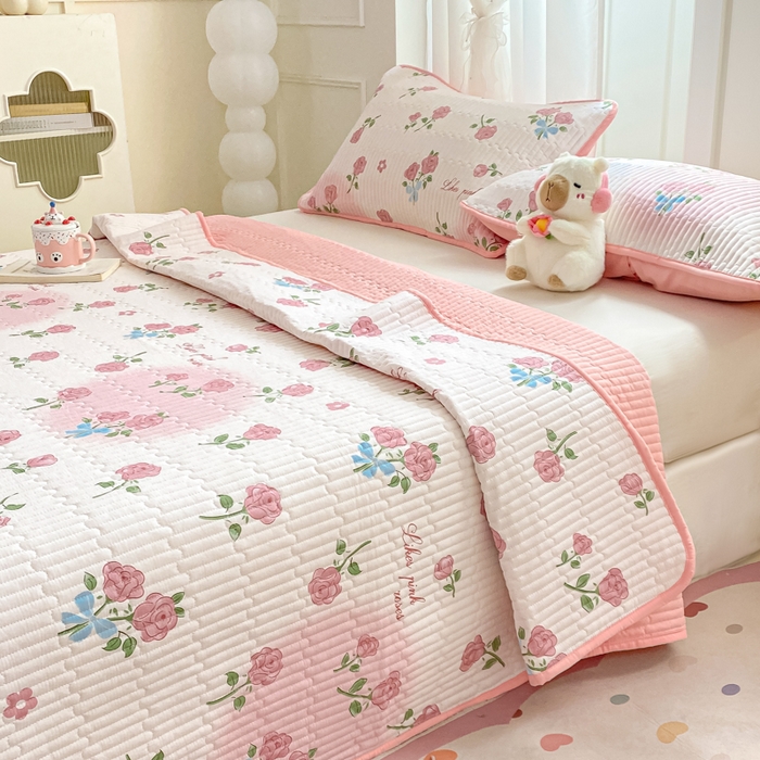 91家纺网 家纺一手货源 找家纺 顺顺家纺 2025新款全棉卡通夹棉床盖 浪漫小花