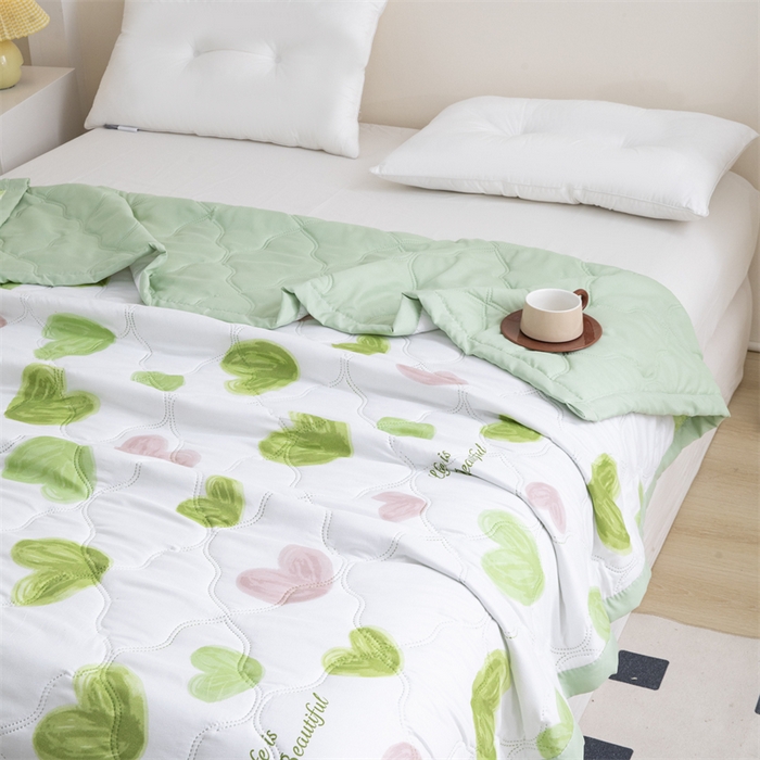 91家纺网 家纺一手货源 找家纺 梵心家纺 2025新款直播热款印花夏凉被空调被被子被芯水洗棉夏被 爱心满满