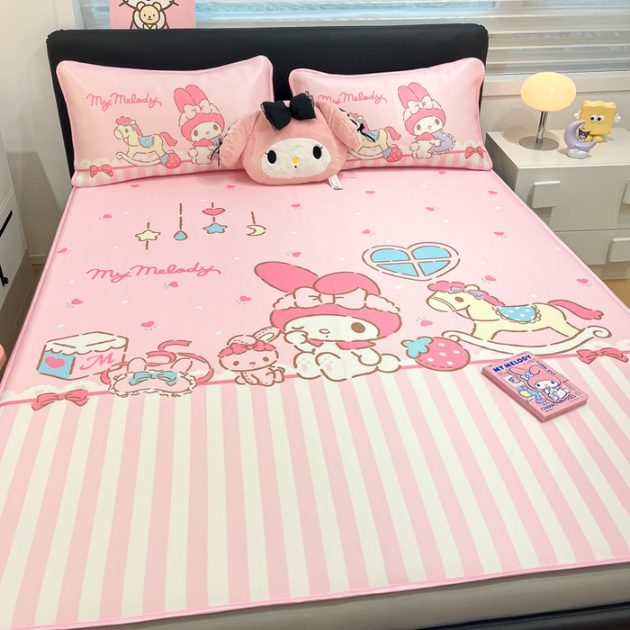 91家纺网 家纺一手货源 找家纺 暮思家居 2025新款正版授权A类大版数码印花三丽鸥可机洗1200D冰丝凉席可组合针织棉夏被四件套床笠款 床笠款-条纹美乐蒂