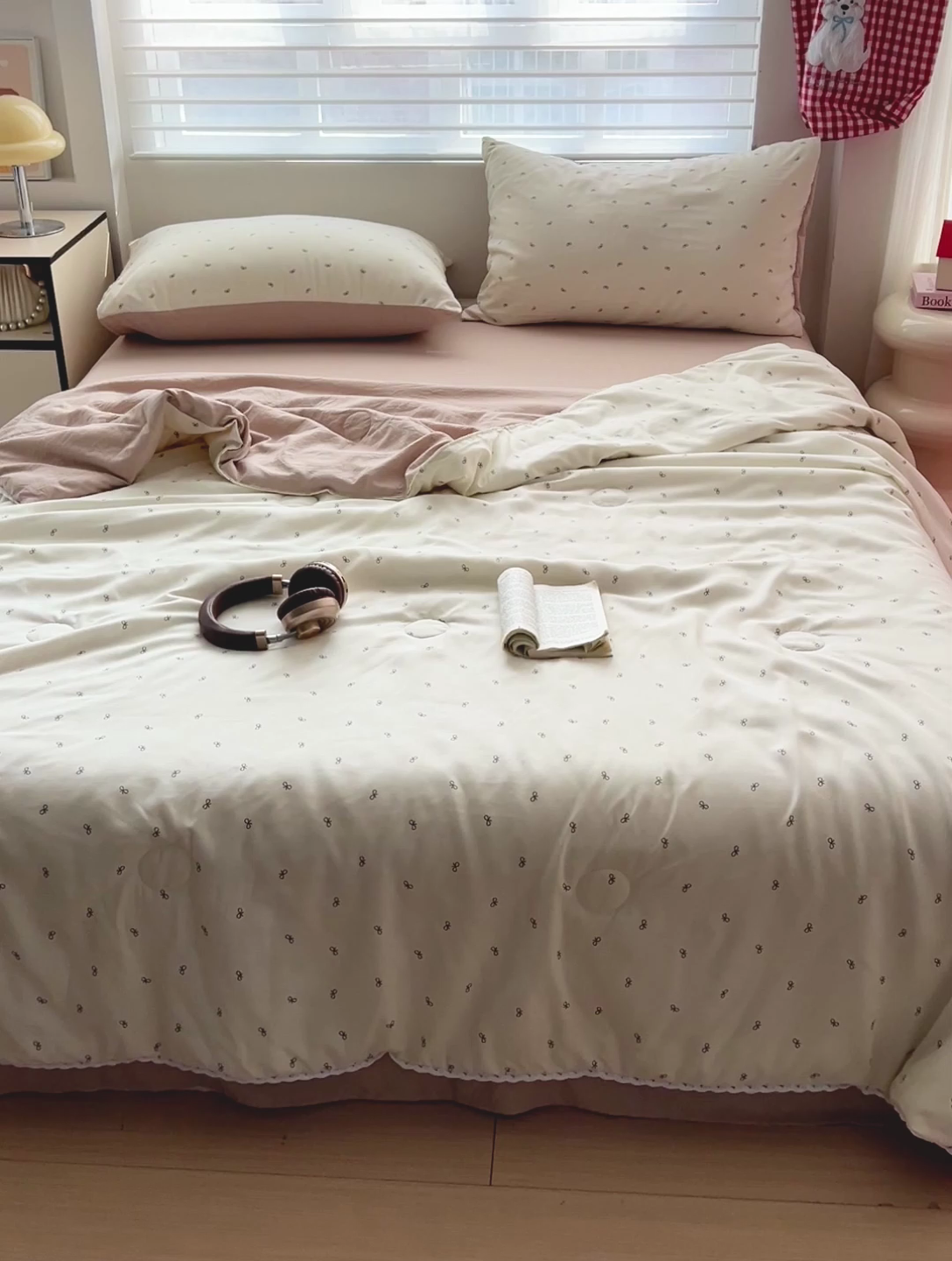 91家纺网 家纺一手货源 找家纺 妖妖家纺2025新款糯糯夏凉被四件套夏凉被空调被 小蝴蝶-奶白