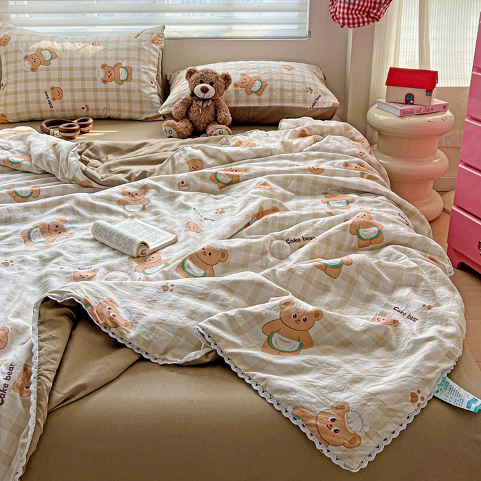 91家纺网 家纺一手货源 找家纺 妖妖家纺2025新款糯糯夏凉被四件套夏凉被空调被 厨师小熊