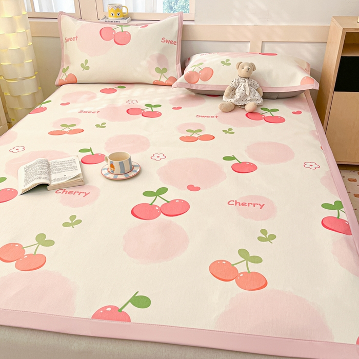 91家纺网 家纺一手货源 找家纺 绒艺席业 2025新款600D冰丝印花数码印花冰藤席卡通小清新系列 两颗樱桃
