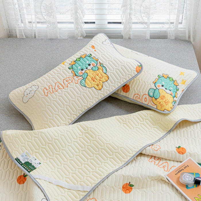 91家纺网 家纺一手货源 找家纺 默忆 2025新款凉感丝印花乳胶凉席 恐龙派对