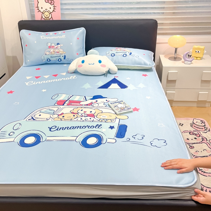 91家纺网 家纺一手货源 找家纺 暮思家居 2025新款正版授权A类大版数码印花三丽鸥可机洗1200D冰丝凉席可组合针织棉夏被四件套床笠款 床笠款-伙伴玉桂狗