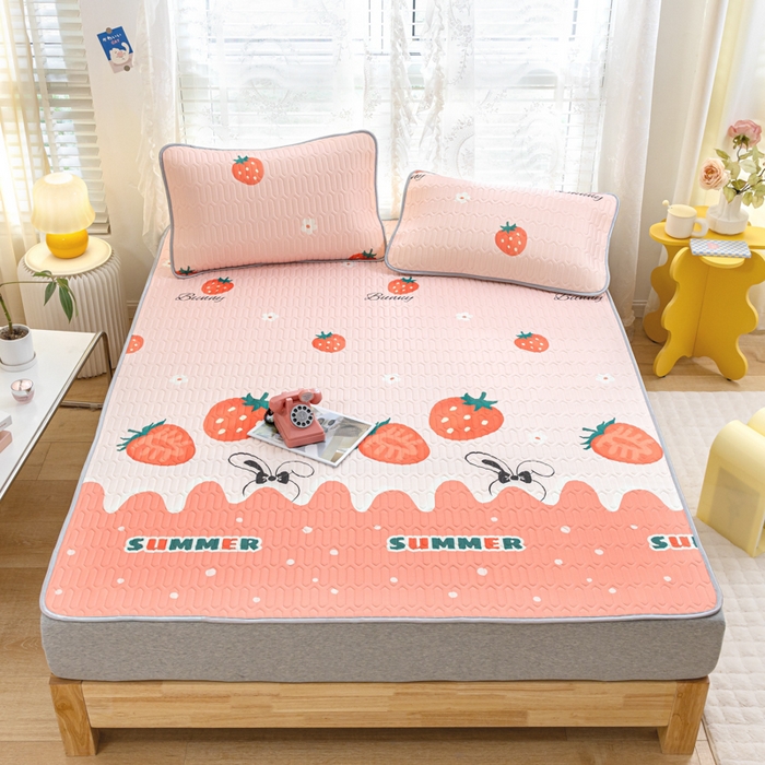 91家纺网 家纺一手货源 找家纺 默忆 2025新款凉感丝印花乳胶凉席 盛夏草莓