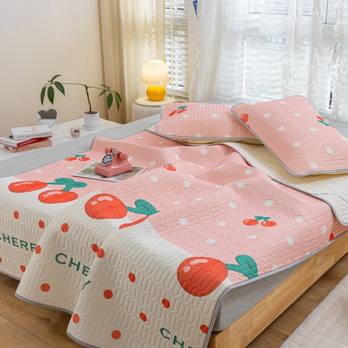 91家纺网 家纺一手货源 找家纺 默忆 2025新款凉感丝印花乳胶凉席 甜心樱桃