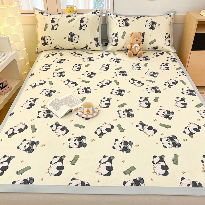 91家纺网 家纺一手货源 找家纺 绒艺席业 2025新款600D冰丝印花数码印花冰藤席卡通小清新系列 小熊猫