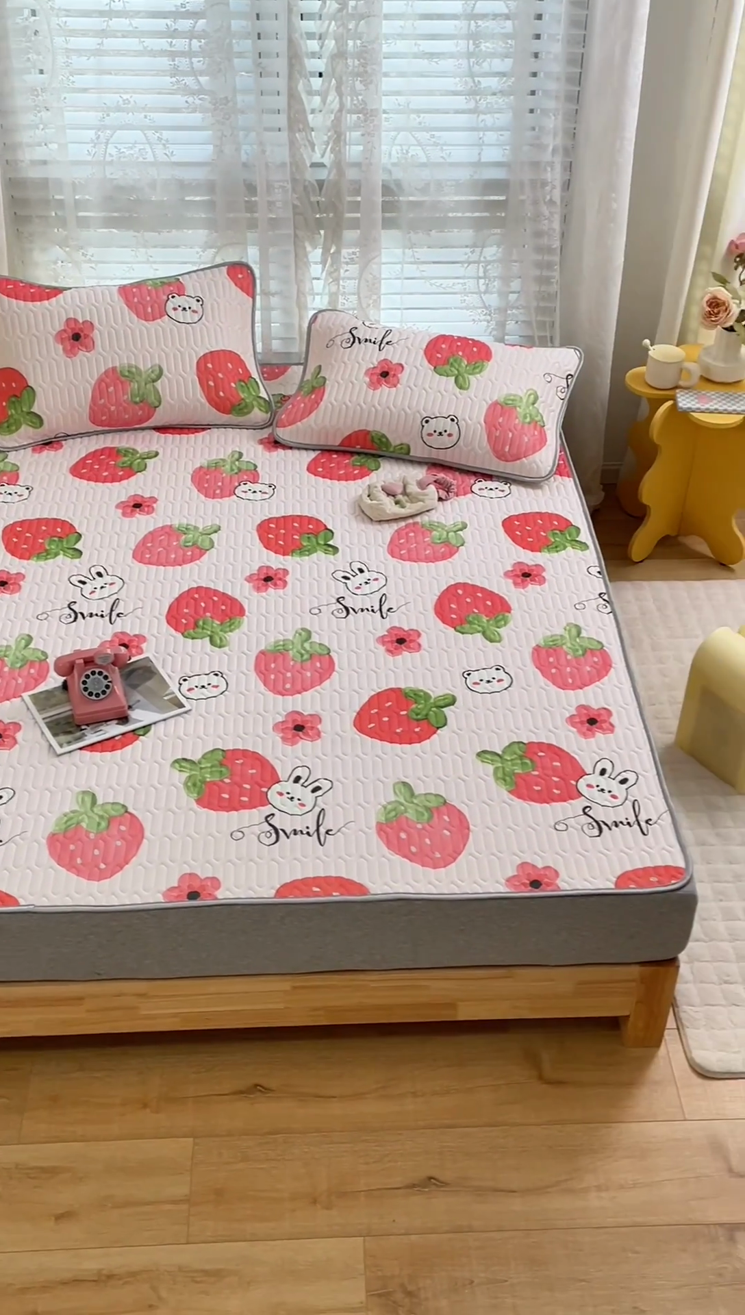 91家纺网 家纺一手货源 找家纺 默忆 2025新款凉感丝印花乳胶凉席 草莓兔