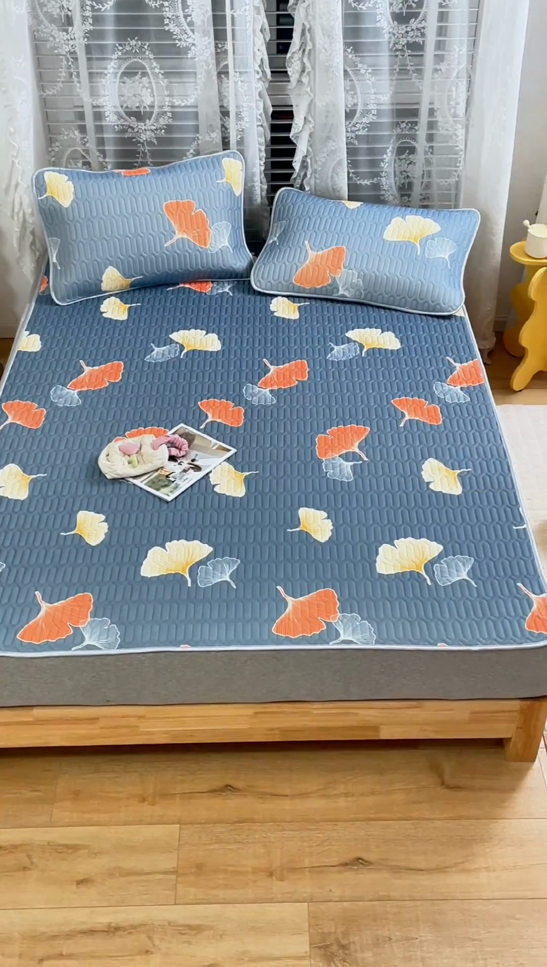 91家纺网 家纺一手货源 找家纺 默忆 2025新款凉感丝印花乳胶凉席 秋风落叶