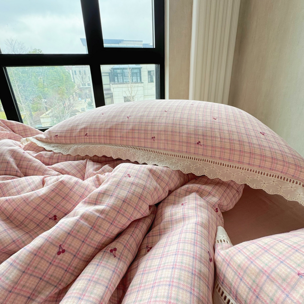 91家纺网 家纺一手货源 找家纺 8+8 （花型持续更新中）2025新款全棉双层纱镂空花边/皱皱花边四件套  初夏