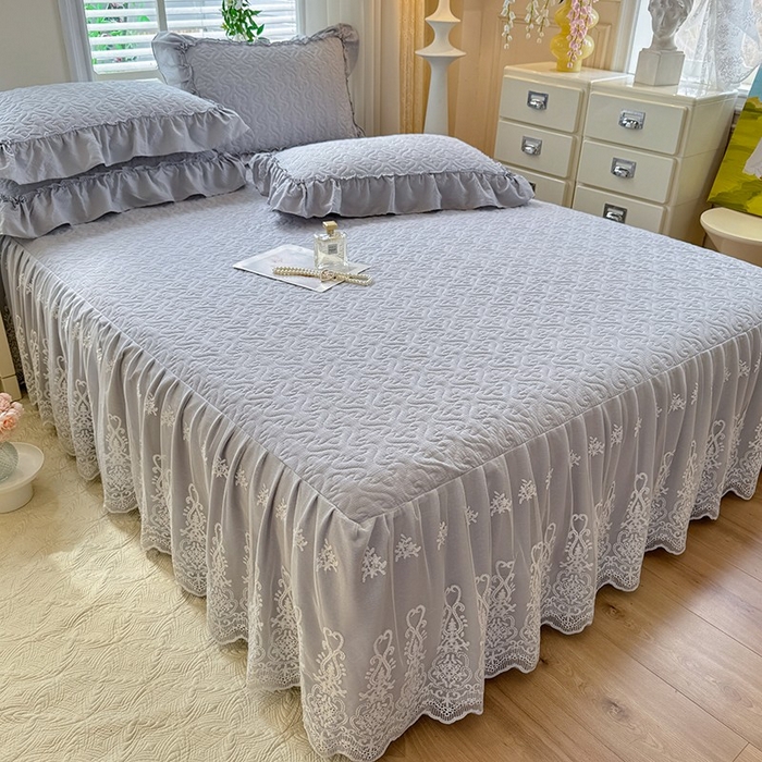 91家纺网 家纺一手货源 找家纺 花香四季家纺 2025新款夹棉绗缝床裙单件三件套法式四件套套件蕾丝公主风 灰色