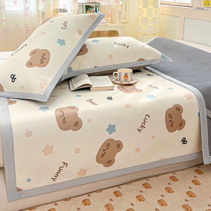 91家纺网 家纺一手货源 找家纺 绒艺席业 2025新款600D冰丝印花数码印花冰藤席卡通小清新系列 星星熊