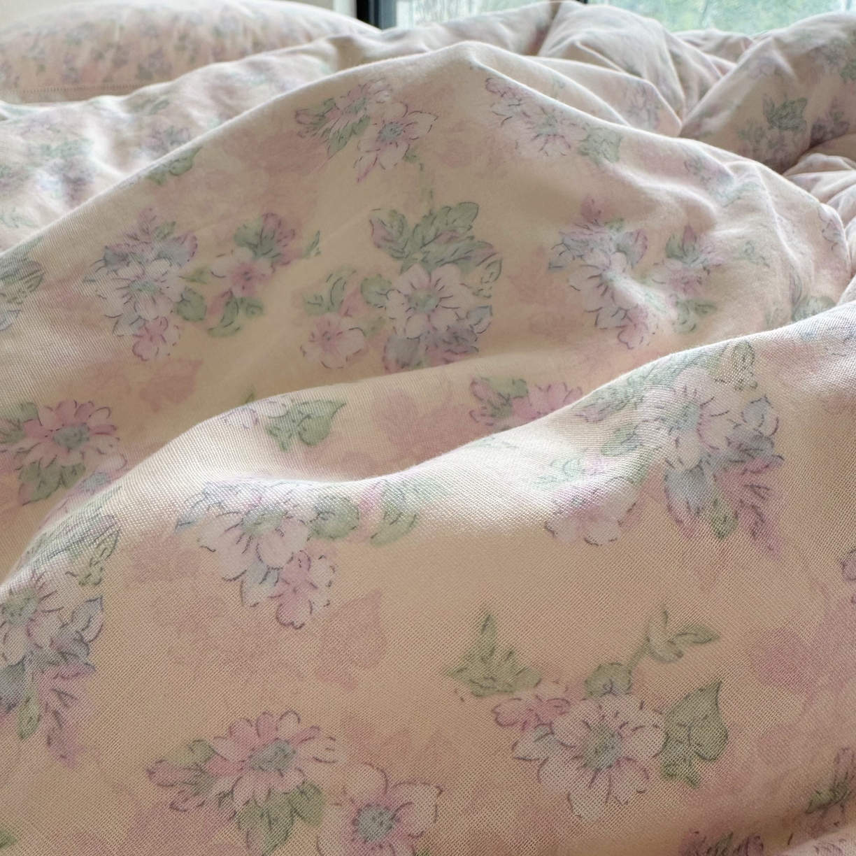 91家纺网 家纺一手货源 找家纺 8+8 （花型持续更新中）2025新款全棉双层纱镂空花边/皱皱花边四件套  妮卡