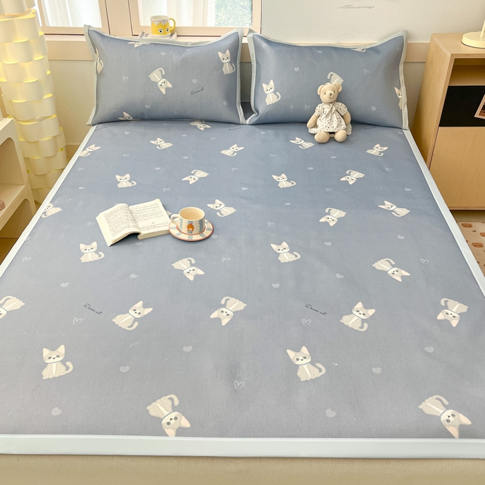 91家纺网 家纺一手货源 找家纺 绒艺席业 2025新款600D冰丝印花数码印花冰藤席卡通小清新系列 乖乖猫