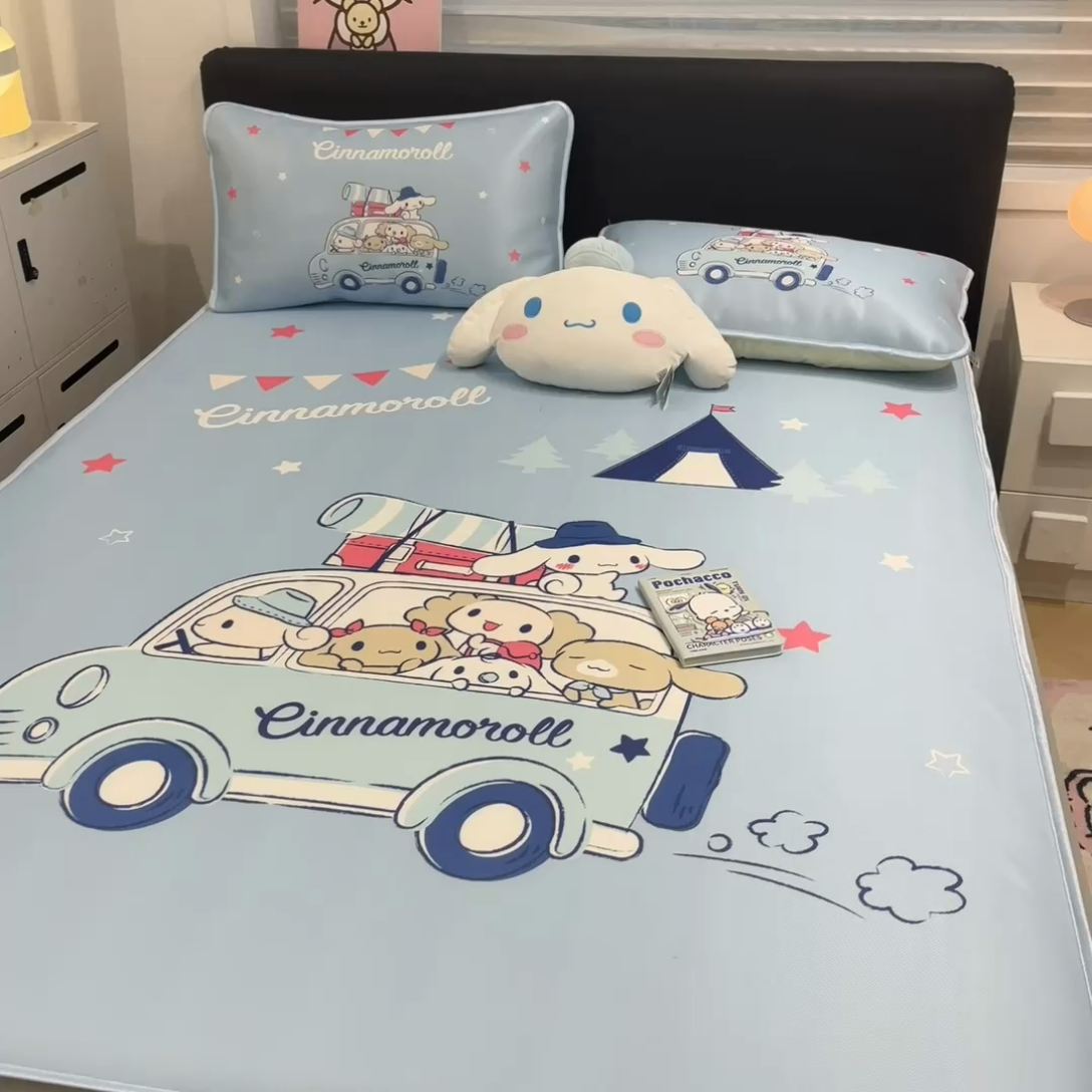 91家纺网 家纺一手货源 找家纺 暮思家居 2025新款正版授权A类大版数码印花三丽鸥可机洗1200D冰丝凉席可组合针织棉夏被四件套床笠款 床笠款-伙伴玉桂狗