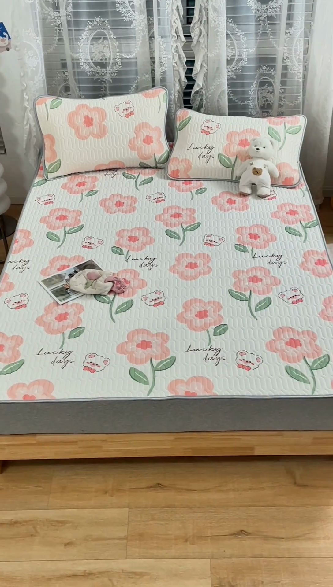 91家纺网 家纺一手货源 找家纺 默忆 2025新款凉感丝印花乳胶凉席 花田雨梦