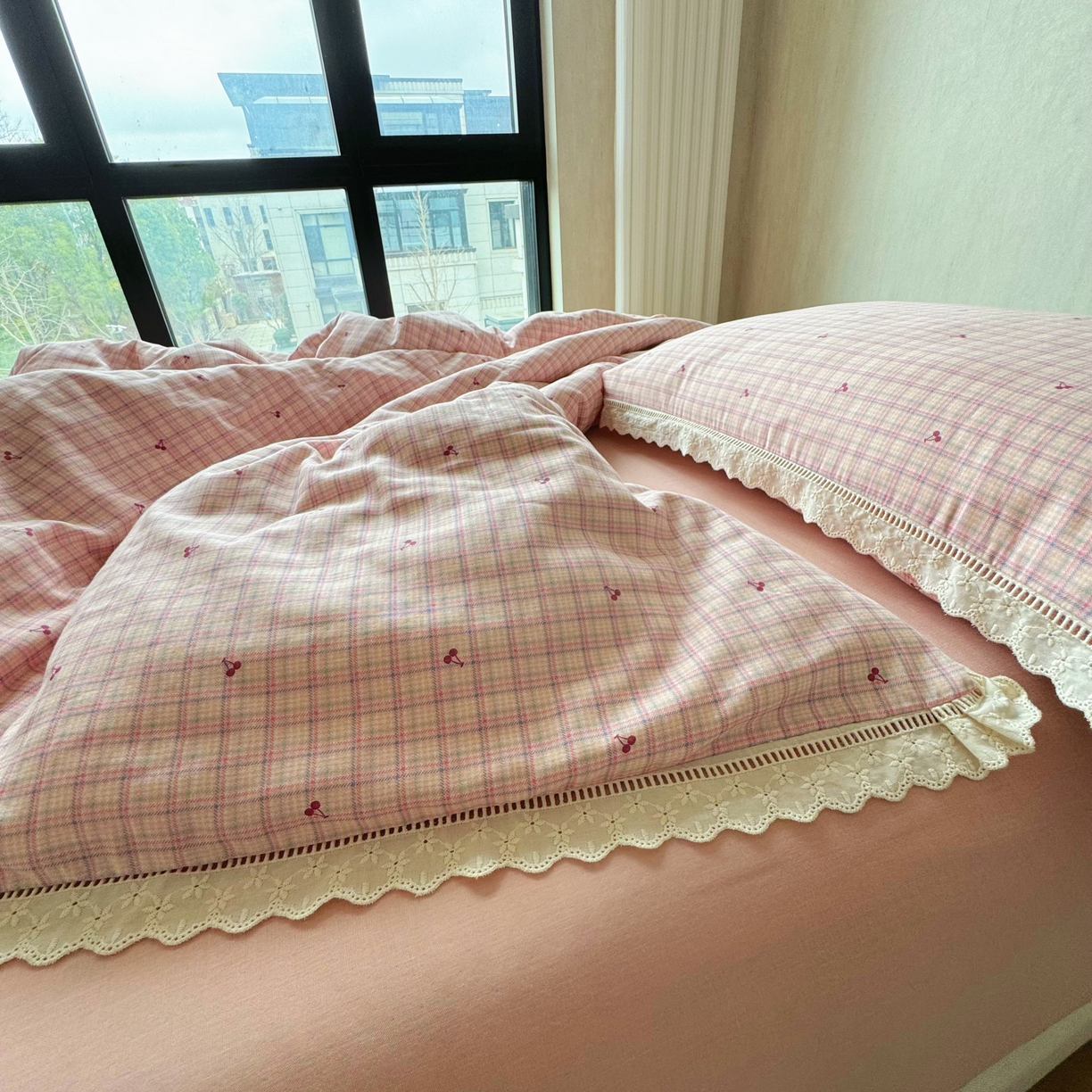 91家纺网 家纺一手货源 找家纺 8+8 （花型持续更新中）2025新款全棉双层纱镂空花边/皱皱花边四件套  初夏