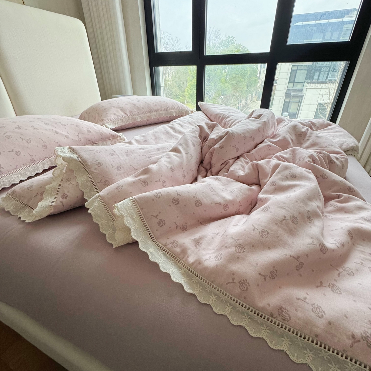 91家纺网 家纺一手货源 找家纺 8+8 （花型持续更新中）2025新款全棉双层纱镂空花边/皱皱花边四件套 芳华