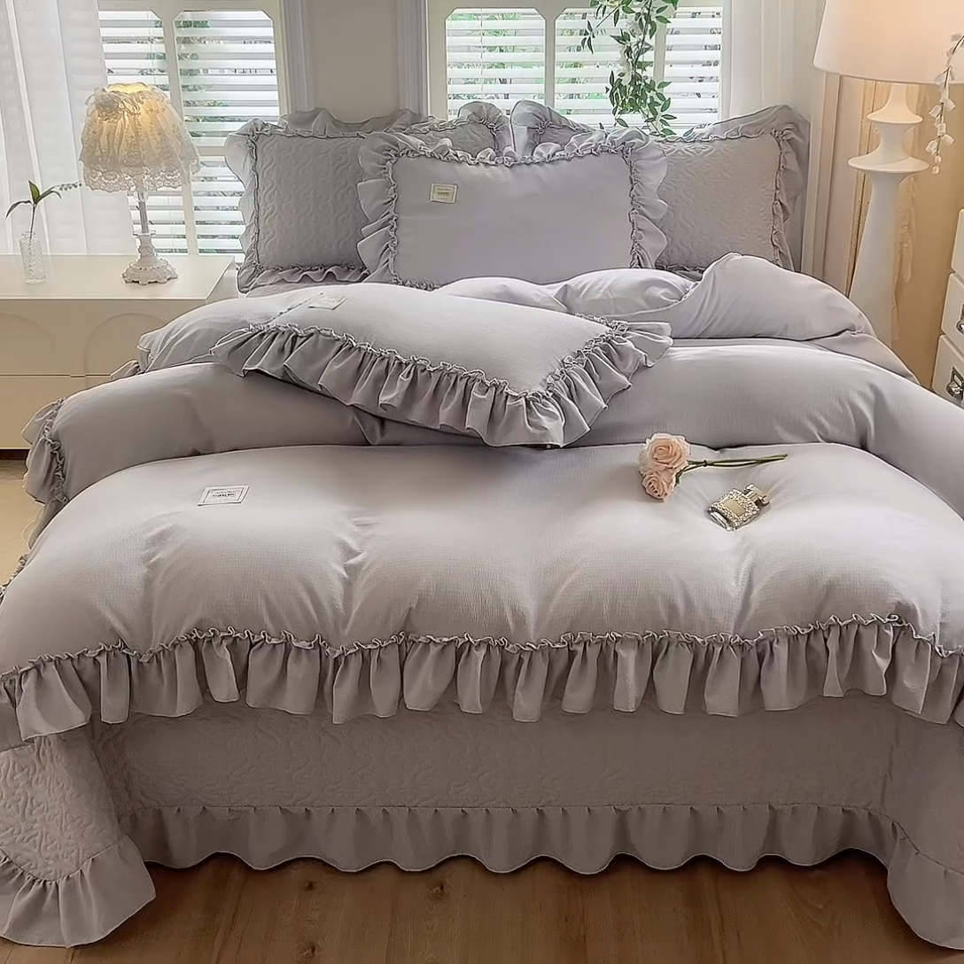 91家纺网 家纺一手货源 找家纺 花香四季家纺 2025新款泡芙小姐双层纱华夫格柔棉夹棉绗缝床盖单件三件四件套 泡芙小姐-灰