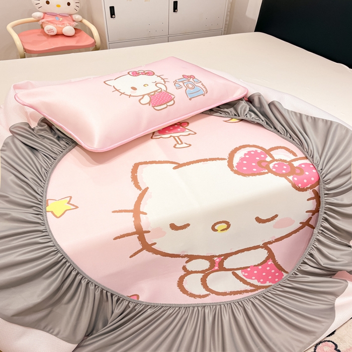 91家纺网 家纺一手货源 找家纺 暮思家居 2025新款正版授权A类大版数码印花三丽鸥可机洗1200D冰丝凉席可组合针织棉夏被四件套床笠款 床笠款-晚安KT