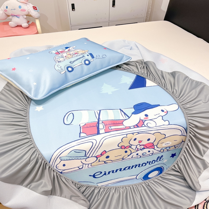 91家纺网 家纺一手货源 找家纺 暮思家居 2025新款正版授权A类大版数码印花三丽鸥可机洗1200D冰丝凉席可组合针织棉夏被四件套床笠款 床笠款-伙伴玉桂狗