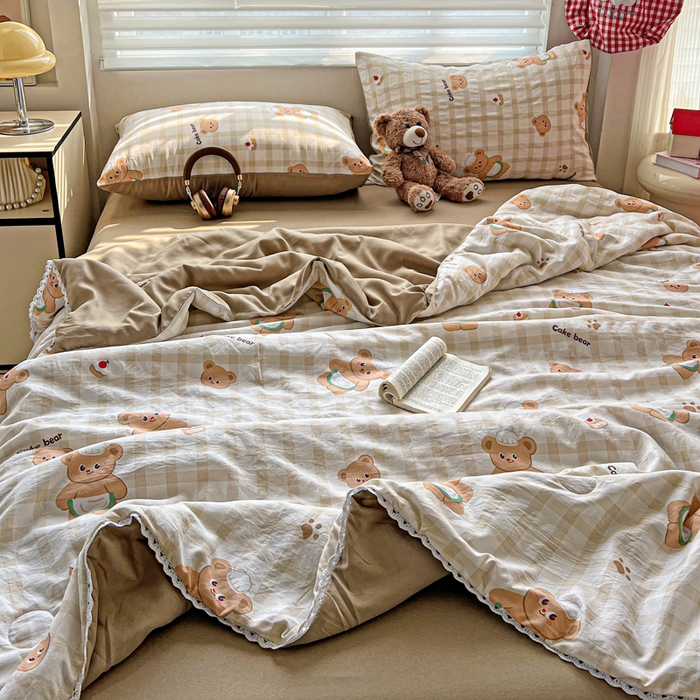 91家纺网 家纺一手货源 找家纺 妖妖家纺2025新款糯糯夏凉被四件套夏凉被空调被 厨师小熊