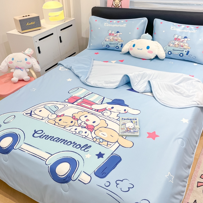 91家纺网 家纺一手货源 找家纺 暮思家居 2025新款正版授权A类大版数码印花三丽鸥可机洗1200D冰丝凉席可组合针织棉夏被四件套床笠款 床笠款-伙伴玉桂狗