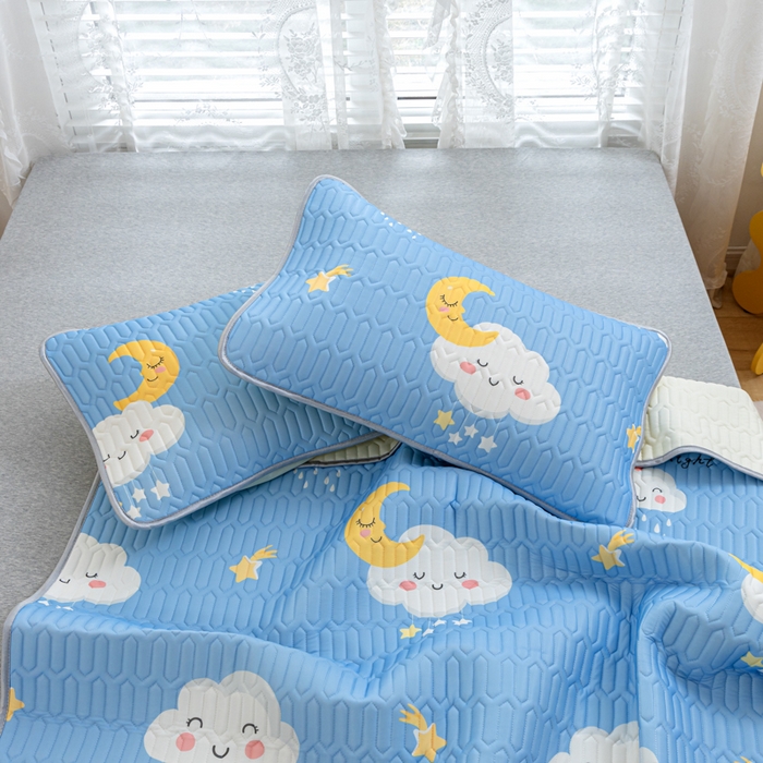 91家纺网 家纺一手货源 找家纺 默忆 2025新款凉感丝印花乳胶凉席 可爱云朵