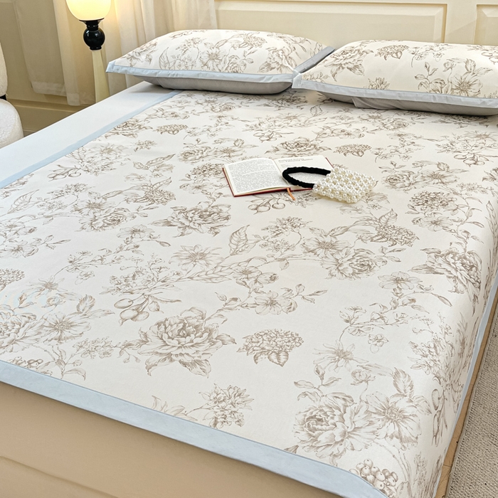 91家纺网 家纺一手货源 找家纺 绒艺席业 2025新款600D冰丝印花数码印花冰藤席赫本风系列 春风吹