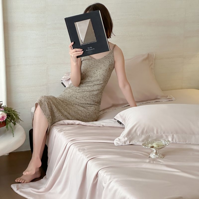 91家纺网 家纺一手货源 找家纺 茧羽世家 2025天丝纯色床笠夏被被子如丝系列 如丝 魅影粉