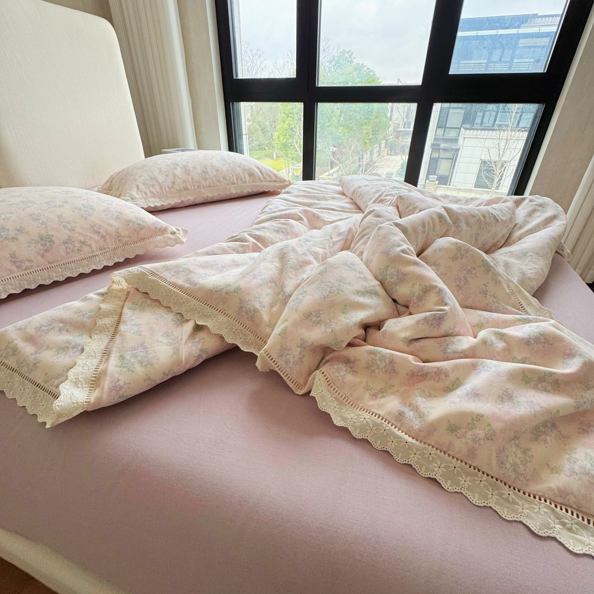 91家纺网 家纺一手货源 找家纺 8+8 （花型持续更新中）2025新款全棉双层纱镂空花边/皱皱花边四件套  妮卡