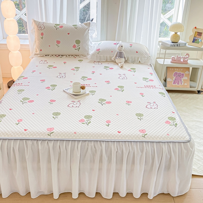 91家纺网 家纺一手货源 找家纺 康纳利2025新款A类冰豆豆床裙款凉席夏被四件套凉感丝空调被送买家秀 花间兔