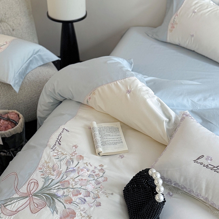 91家纺网 家纺一手货源 找家纺 优悦生活馆 2025新款全棉新疆长绒棉四件套-鸢尾花畔 控价 鸢尾花畔-浅云蓝