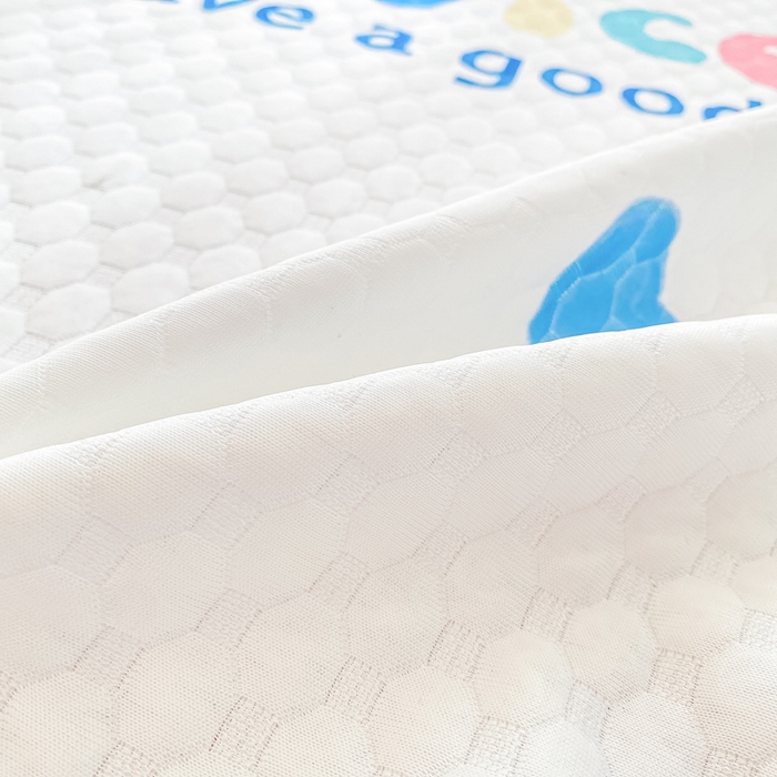 91家纺网 家纺一手货源 找家纺 康纳利2025新款A类冰豆豆床裙款凉席夏被四件套凉感丝空调被送买家秀 彩虹草莓