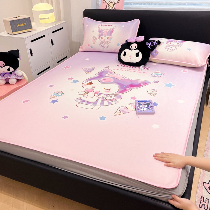 91家纺网 家纺一手货源 找家纺 暮思家居 2025新款正版授权A类大版数码印花三丽鸥可机洗1200D冰丝凉席可组合针织棉夏被四件套床笠款 床笠款-炫彩库洛米