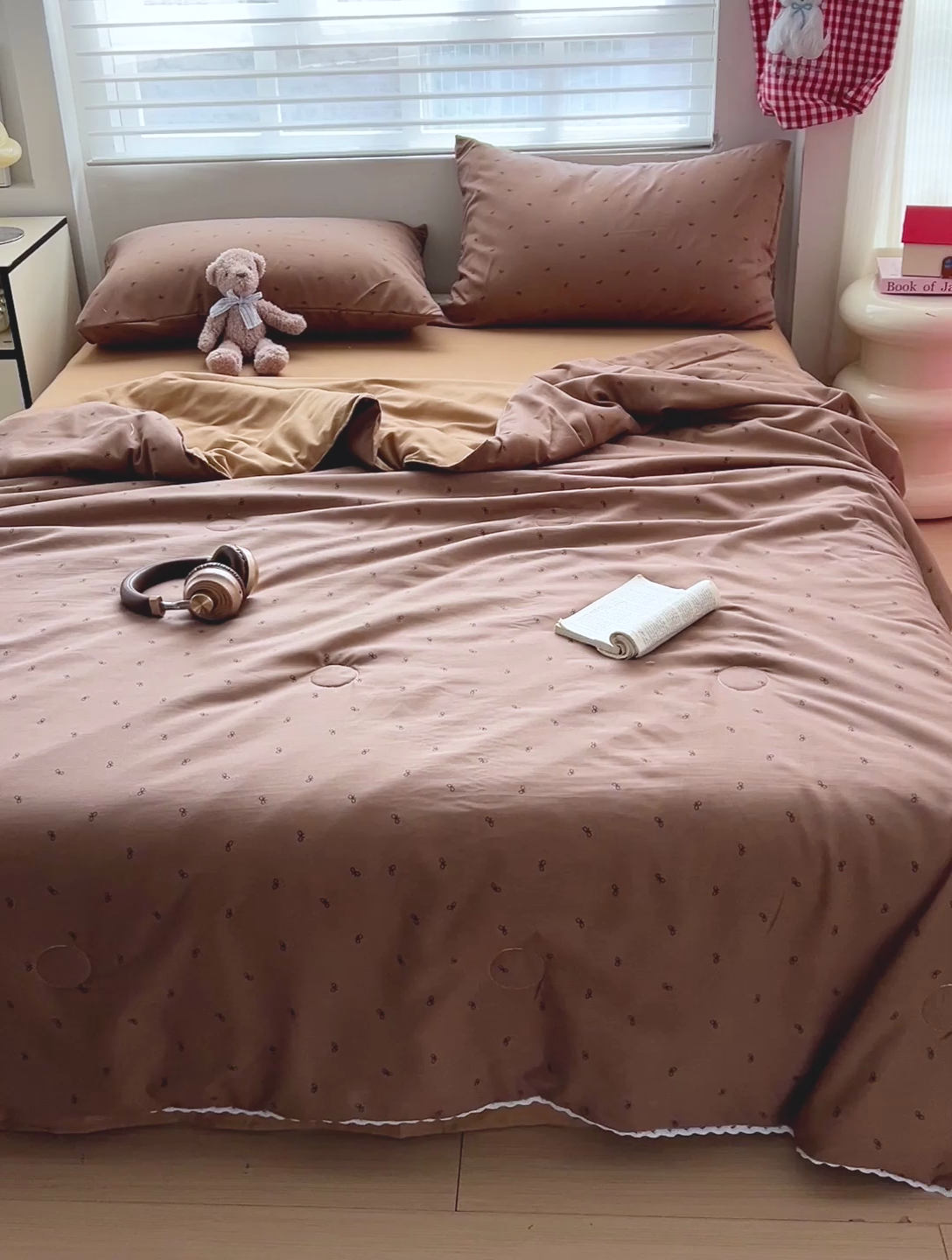 91家纺网 家纺一手货源 找家纺 妖妖家纺2025新款糯糯夏凉被四件套夏凉被空调被 小蝴蝶-咖色