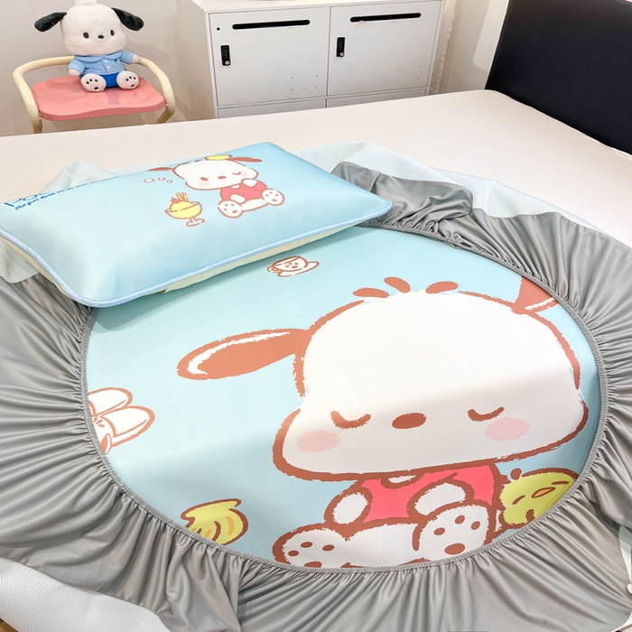 91家纺网 家纺一手货源 找家纺 暮思家居 2025新款正版授权A类大版数码印花三丽鸥可机洗1200D冰丝凉席可组合针织棉夏被四件套床笠款 床笠款-呆萌帕恰狗