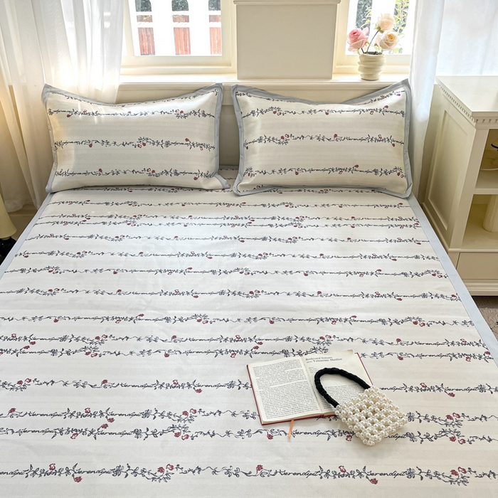 91家纺网 家纺一手货源 找家纺 绒艺席业 2025新款600D冰丝印花数码印花冰藤席赫本风系列 昨日情书