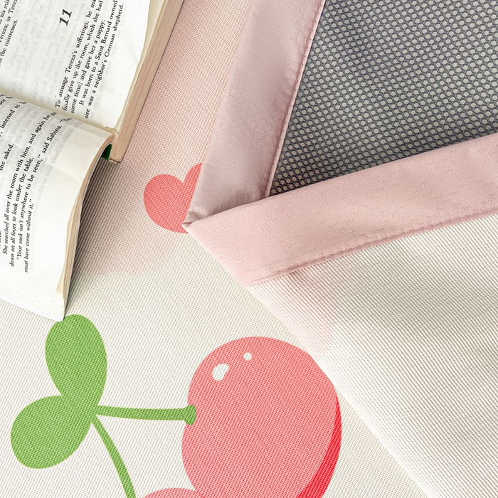 91家纺网 家纺一手货源 找家纺 绒艺席业 2025新款600D冰丝印花数码印花冰藤席卡通小清新系列 两颗樱桃