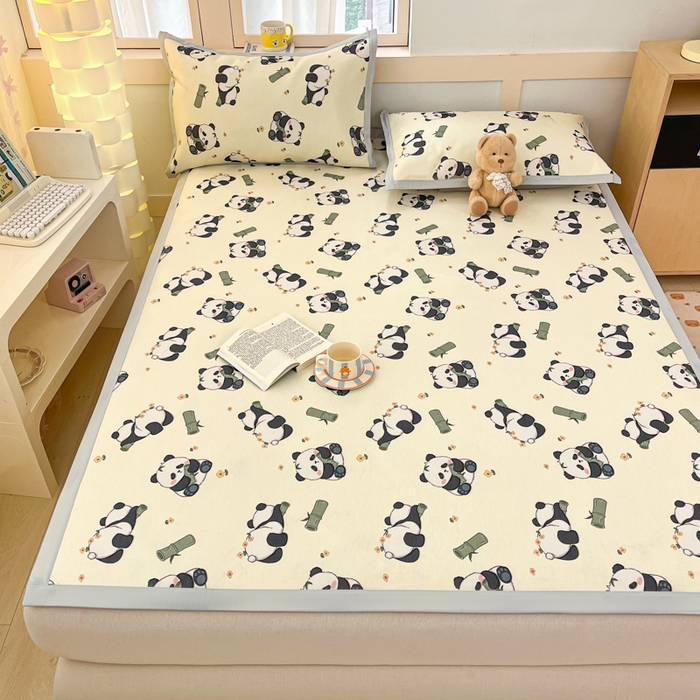 91家纺网 家纺一手货源 找家纺 绒艺席业 2025新款600D冰丝印花数码印花冰藤席卡通小清新系列 小熊猫