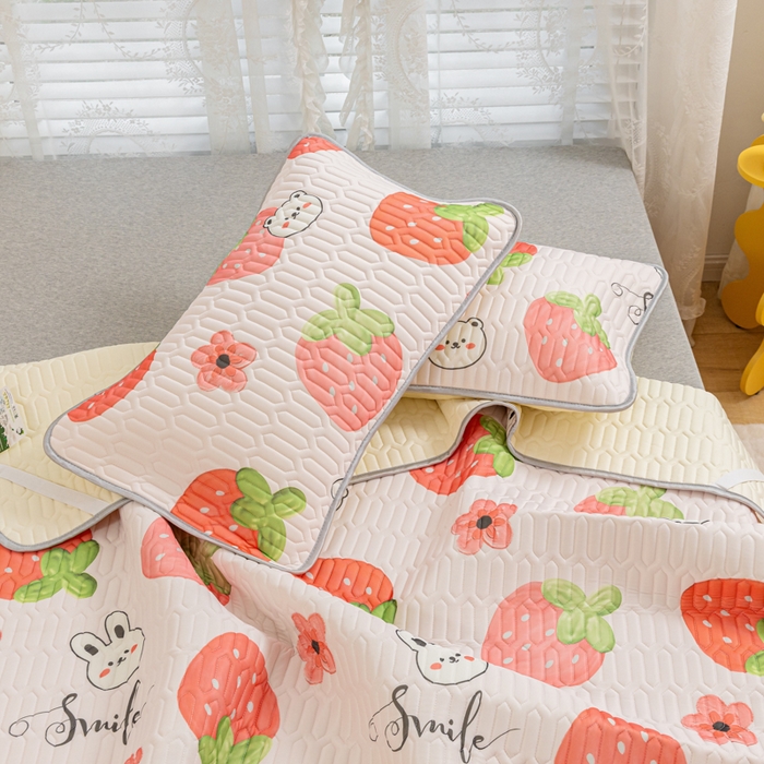 91家纺网 家纺一手货源 找家纺 默忆 2025新款凉感丝印花乳胶凉席 草莓兔