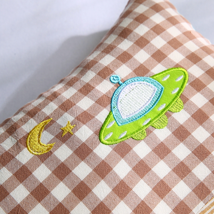 91家纺网 家纺一手货源 找家纺 2025全棉水洗棉贴布绣儿童荞麦枕头幼儿园学生枕芯 主图