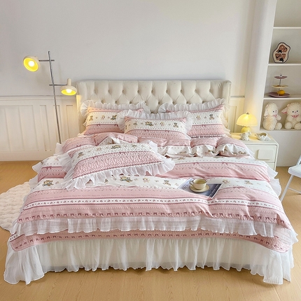 91家纺网 家纺一手货源 找家纺 （总）宜凡家纺2025新款雪纺花边印花夹棉床盖三件套四件套