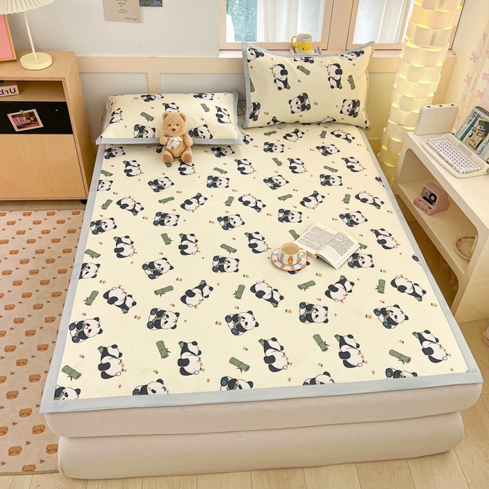 91家纺网 家纺一手货源 找家纺 绒艺席业 2025新款600D冰丝印花数码印花冰藤席卡通小清新系列 小熊猫