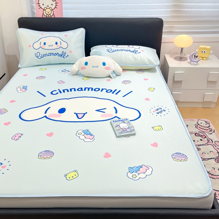 91家纺网 家纺一手货源 找家纺 暮思家居 2025新款正版授权A类大版数码印花三丽鸥可机洗1200D冰丝凉席可组合针织棉夏被四件套床笠款 床笠款-开心玉桂狗