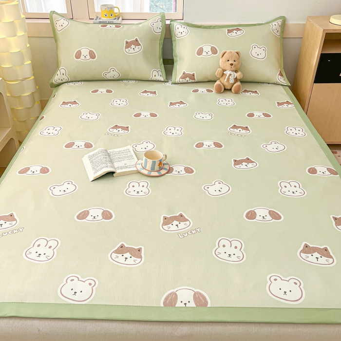 91家纺网 家纺一手货源 找家纺 绒艺席业 2025新款600D冰丝印花数码印花冰藤席卡通小清新系列 可爱三小只