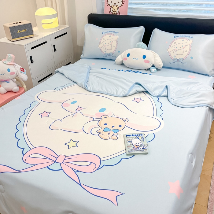 91家纺网 家纺一手货源 找家纺 暮思家居 2025新款正版授权A类大版数码印花三丽鸥可机洗1200D冰丝凉席可组合针织棉夏被四件套床笠款 床笠款-幸福大耳狗